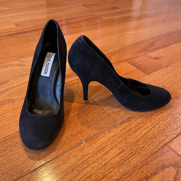 Steve Madden Black Suede Heels - Picture 1 of 5